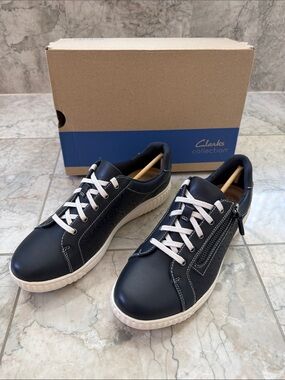 Clarks Caroline Rio Leather Low-Top Sneakers NIB Navy Size 9M